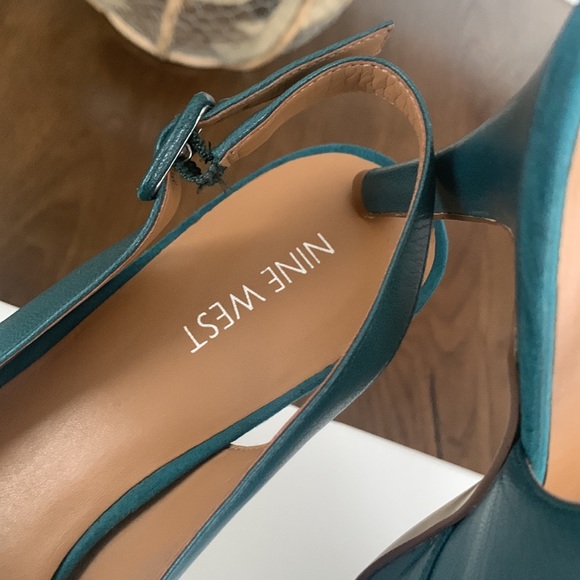 Turquoise heels - Picture 3 of 3
